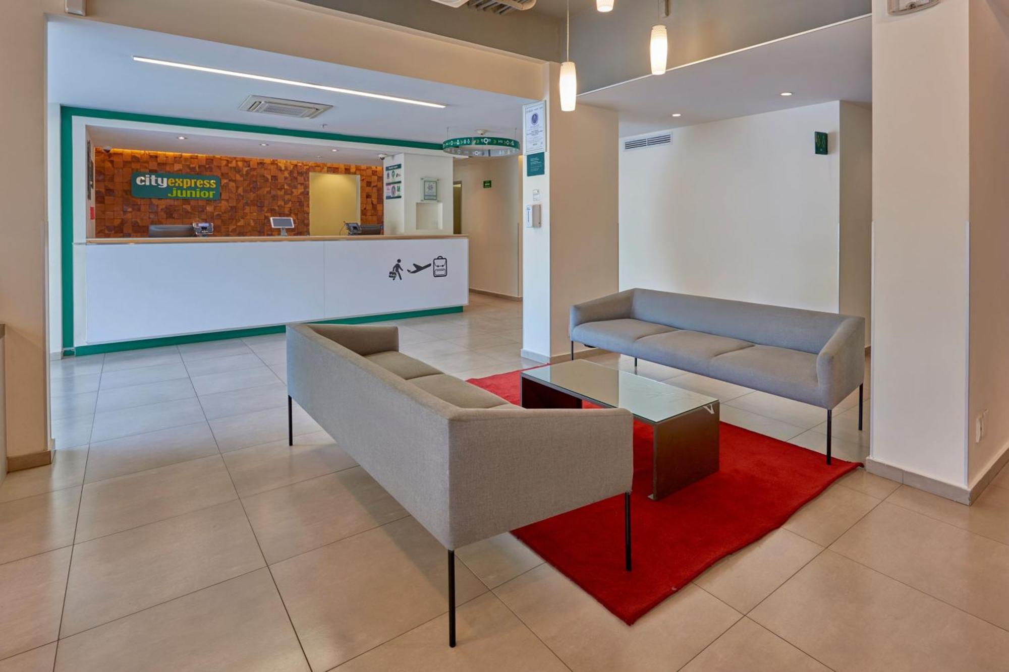 City Express Junior By Marriott Leon Centro De Convenciones Esterno foto