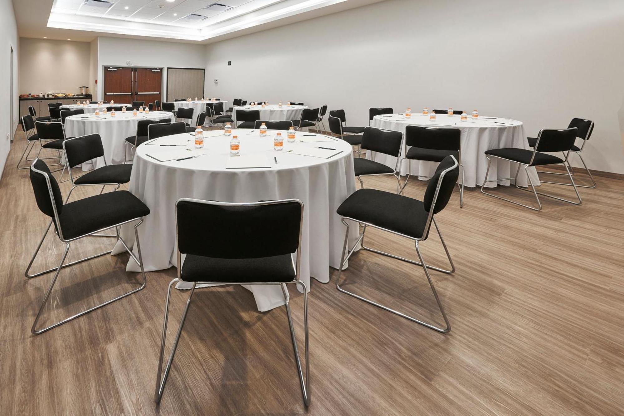 City Express Junior By Marriott Leon Centro De Convenciones Esterno foto