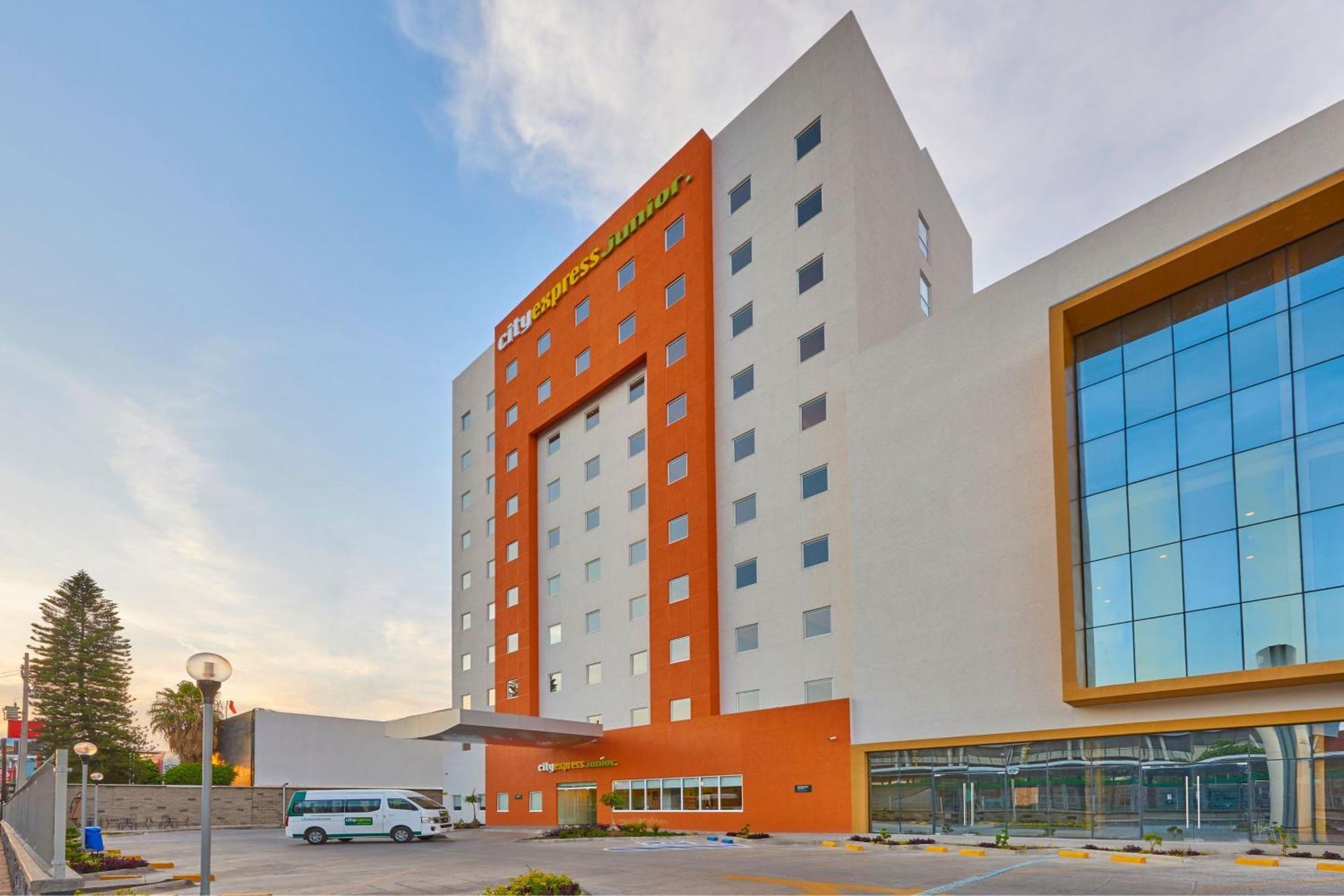 City Express Junior By Marriott Leon Centro De Convenciones Esterno foto