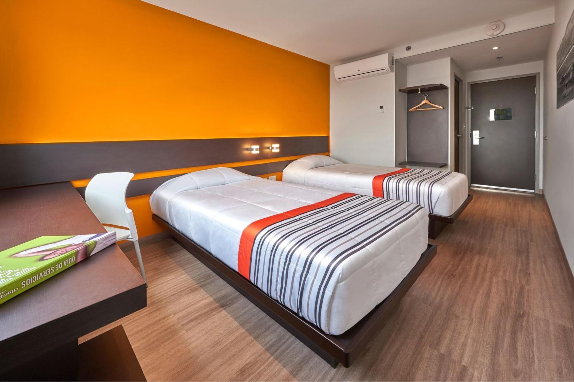 City Express Junior By Marriott Leon Centro De Convenciones Esterno foto