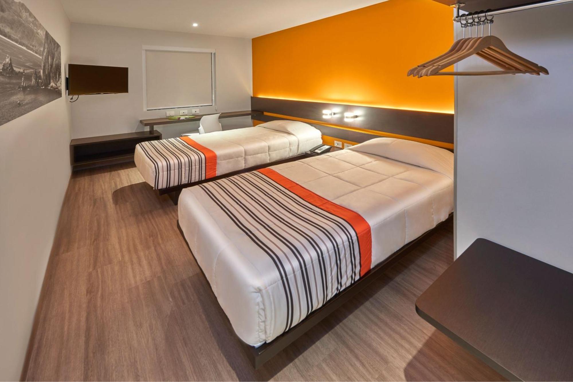 City Express Junior By Marriott Leon Centro De Convenciones Esterno foto