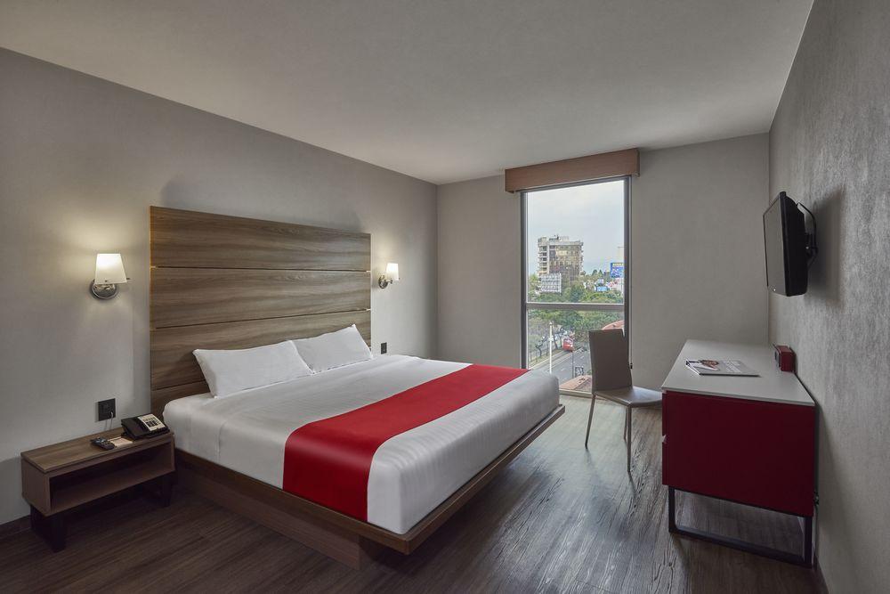 City Express Junior By Marriott Leon Centro De Convenciones Esterno foto