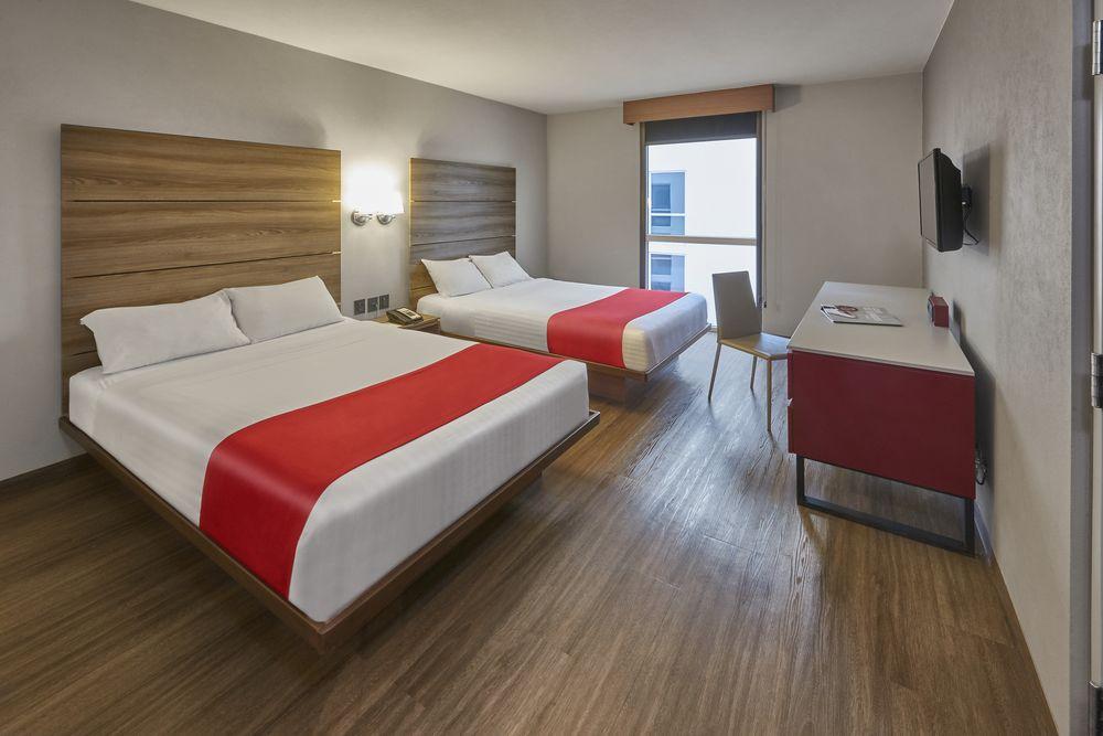 City Express Junior By Marriott Leon Centro De Convenciones Esterno foto