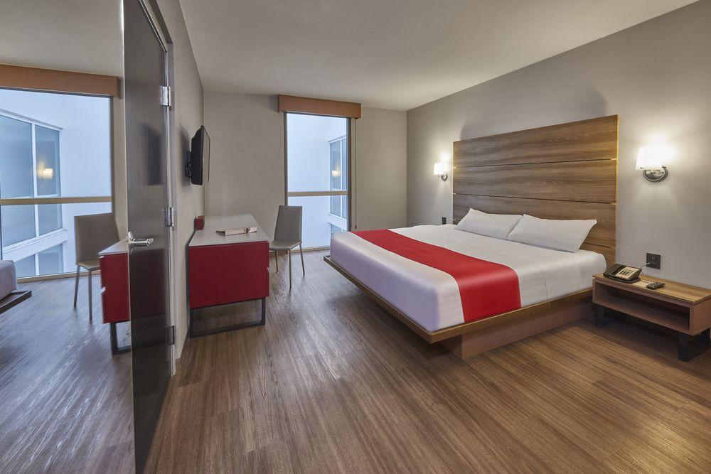 City Express Junior By Marriott Leon Centro De Convenciones Esterno foto